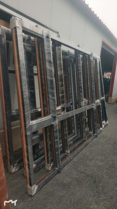 鞍山市天乙門窗工業(yè)有限公司沈陽經(jīng)銷商所訂貨品已完成，經(jīng)過檢驗后進(jìn)行包裝，準(zhǔn)備發(fā)貨。(圖5)